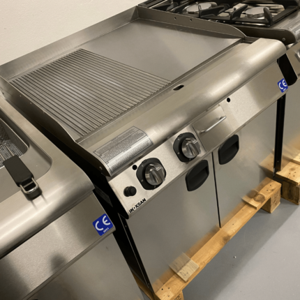 Fry Top Liscio/Rigato – A Gas – Lunghezza 800 mm – Serie 900